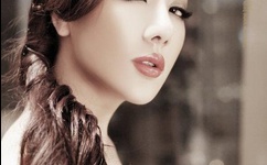 朋友人妻翘臀迎接我粗大撞击